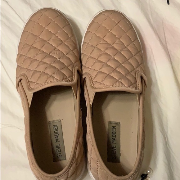 Steve Madden slip ons - Picture 1 of 2